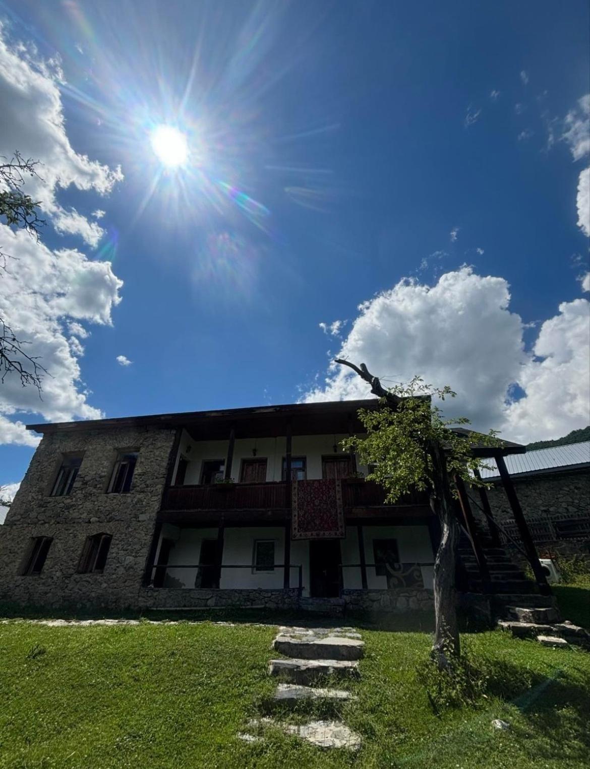 Hotel Old Town Mestia Exterior foto